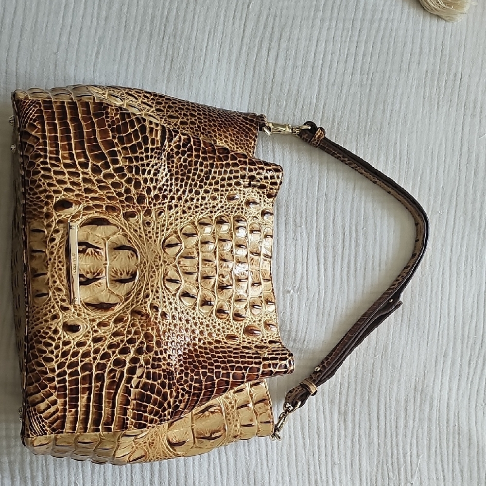 Elegant Crocodile Pattern Tan Handbag